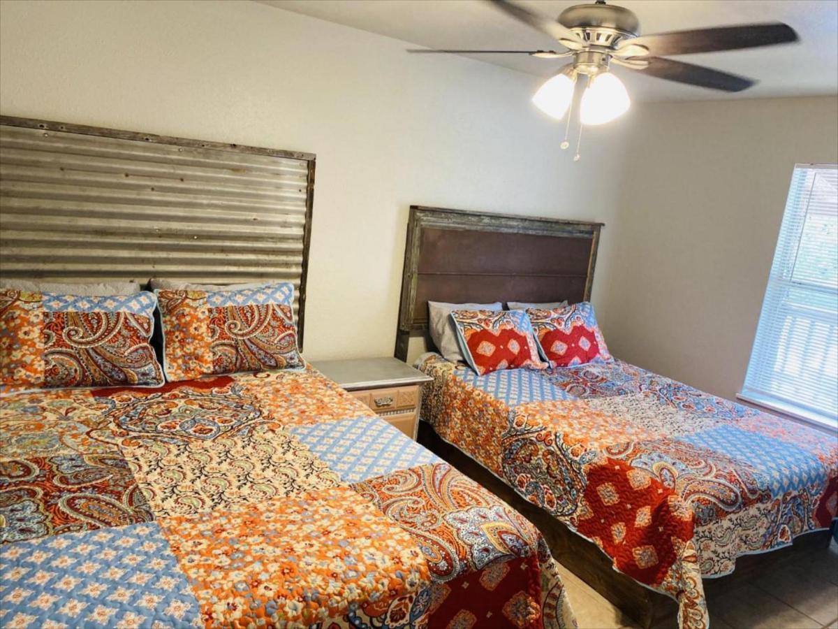 Riverstone Cabins 호텔 Leakey 외부 사진