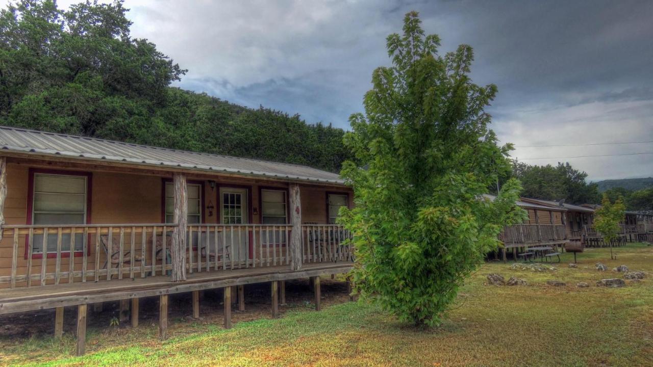 Riverstone Cabins 호텔 Leakey 외부 사진